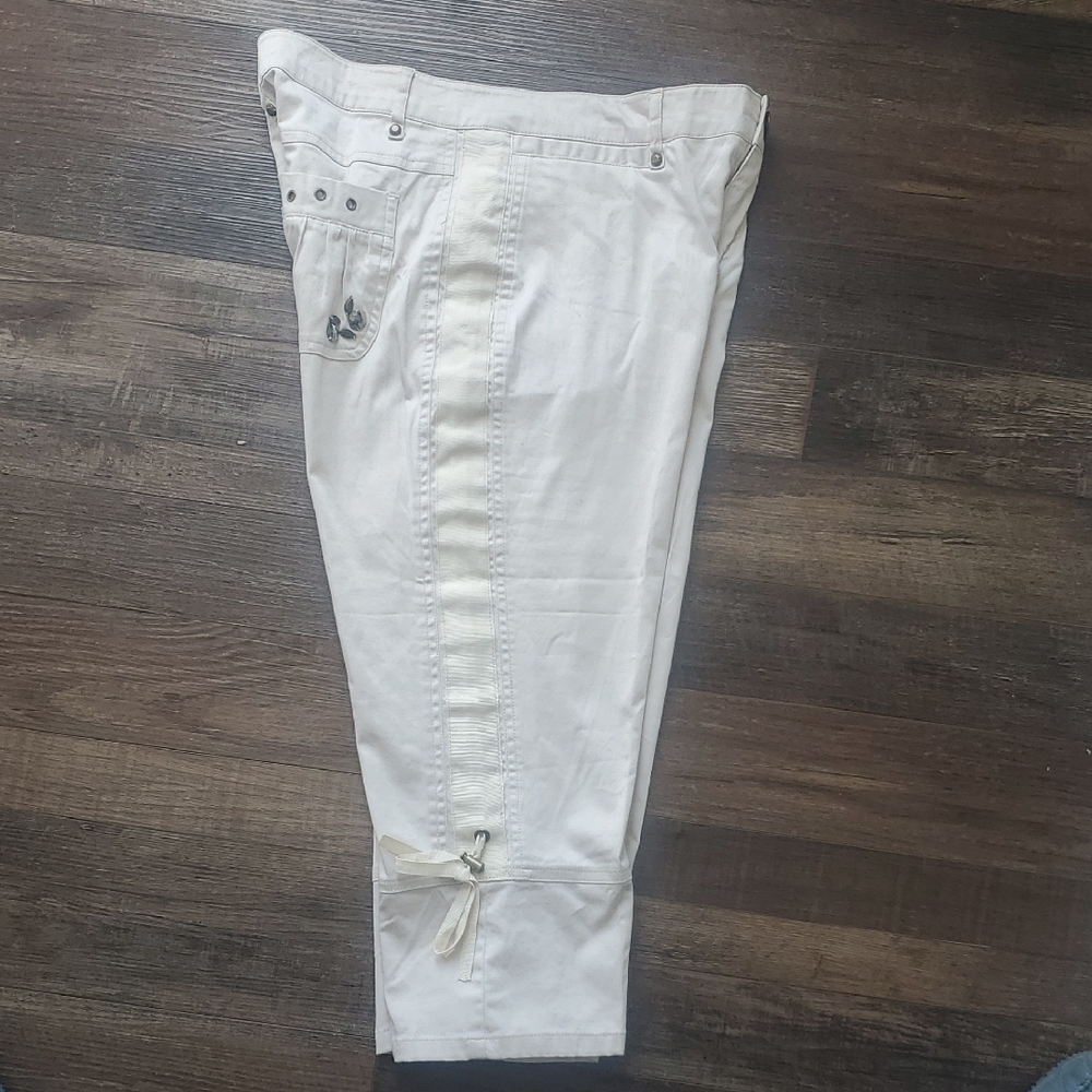 Simon Chang Vintage Capris Size 6